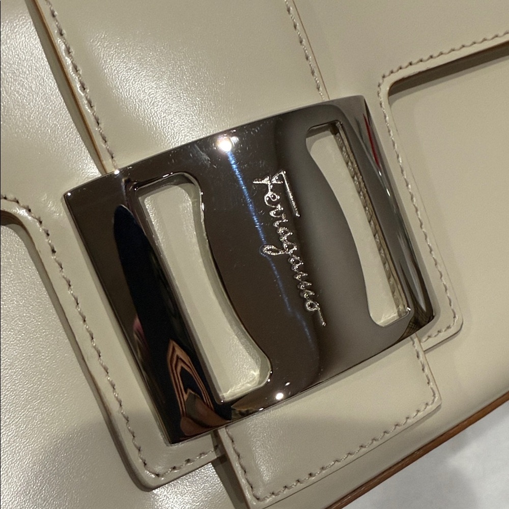 Salvatore Ferragamo Flap Buckle Shoulder Bag - Picture 3 of 17